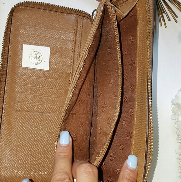 authentic tory burch wallet - Picture 2 of 5